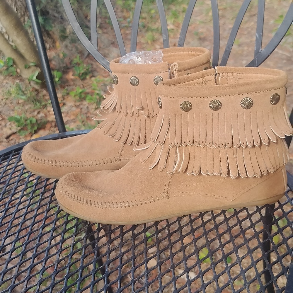 Minnetonka Suede Leather Tan Brown Fringe Ankle Boots Size 10